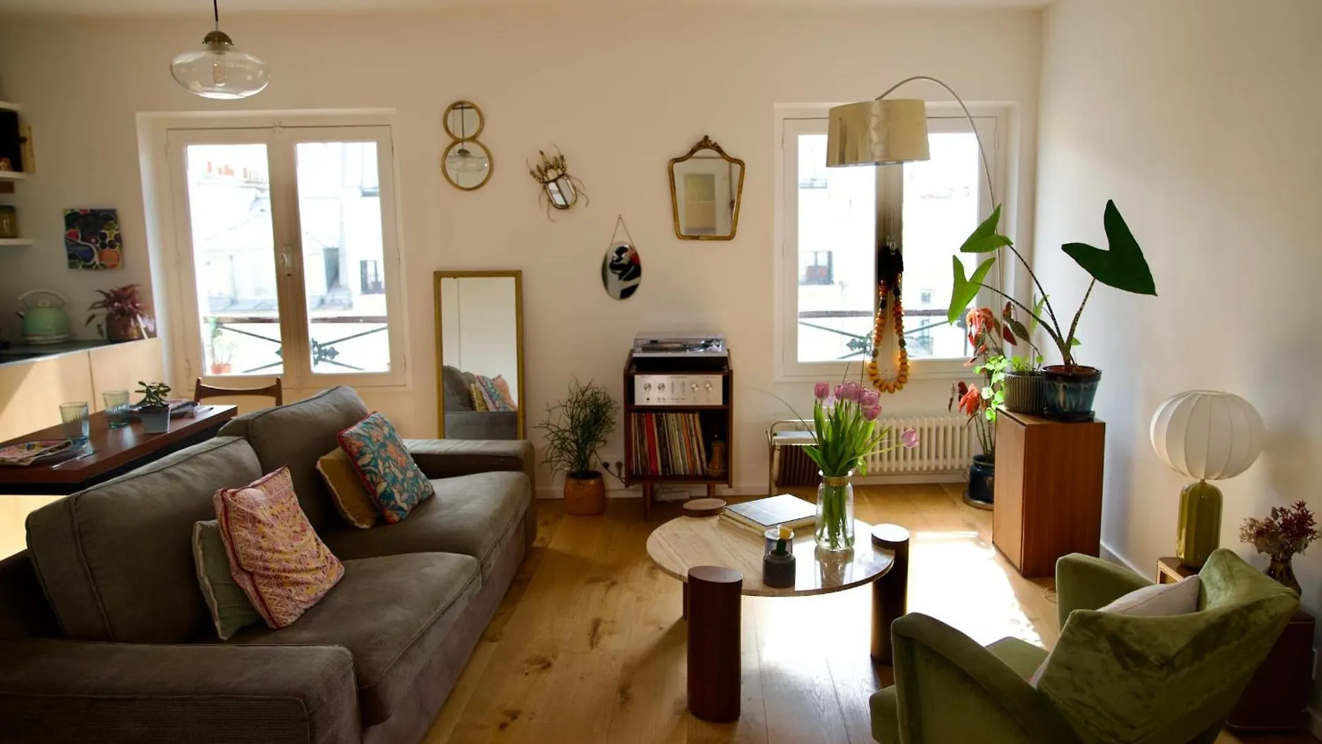פריז Beautiful Apartment With View On The Faubourg צרפת